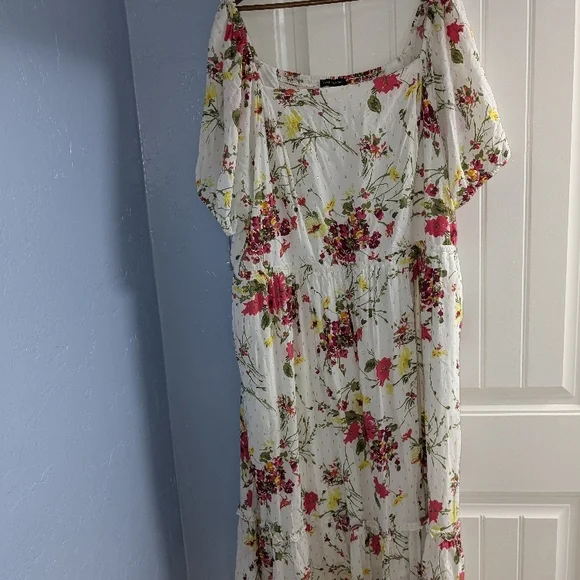 Size 26 Floral Women's Dress in White with Pink and Yellow Accents - Picture 3 of 11